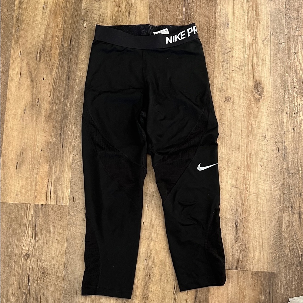 Black Nike Pro Capri Leggings
